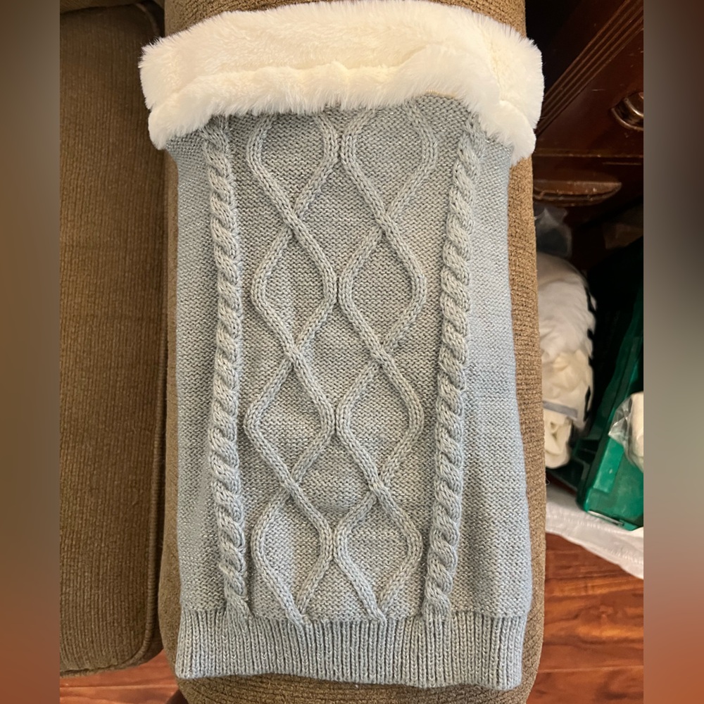 Martha Stewart Pets Medium Dog Grey Cable Knit Sweater with White Faux Fur Trim
